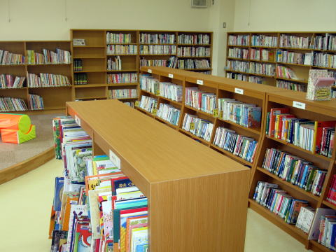 牟呂地区市民館－図書室
